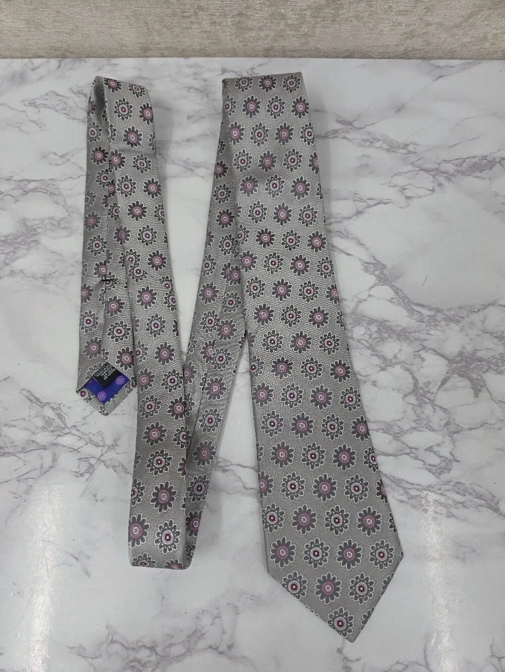 Ted Baker Silk Silver Grey Tie with Pinkish Purple Floral Medallions NEW Necktie